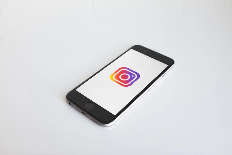 phone with Instagram logo and ready to add links to Instagram